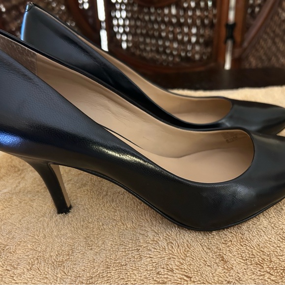 Black pumps - Picture 3 of 8